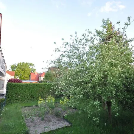 Апартаменты Schone 4 Eg Mit Garten Und Wintergarten Малов