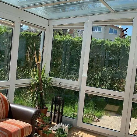 Апартаменты Schone 4 Eg Mit Garten Und Wintergarten Малов