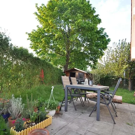 Schone 4 Eg Mit Garten Und Wintergarten Апартаменты Малов