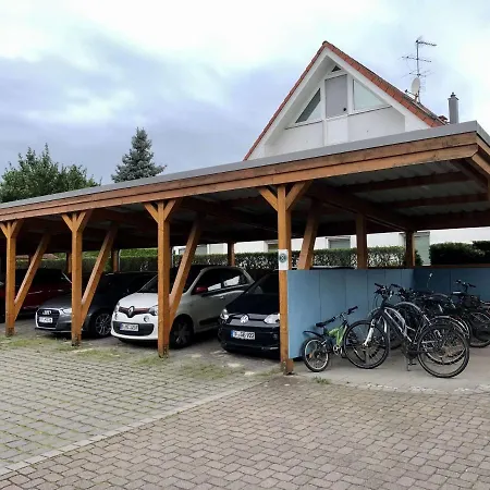 Schone 4 Eg Mit Garten Und Wintergarten Апартаменты