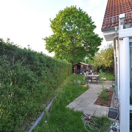 Schone 4 Eg Mit Garten Und Wintergarten Апартаменты Малов